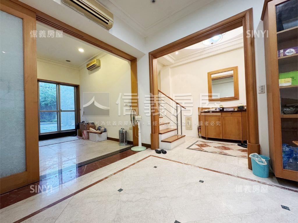 亞歷山大稀有庭院戶房屋室內格局與周邊環境