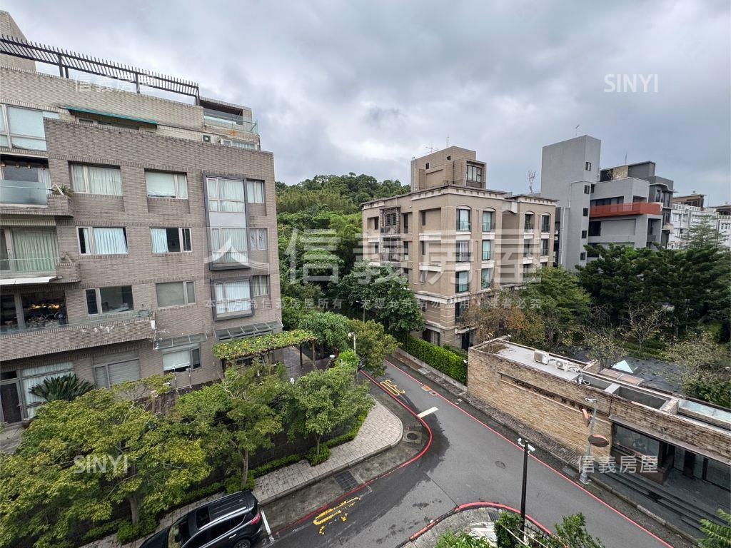 亞歷山大稀有庭院戶房屋室內格局與周邊環境