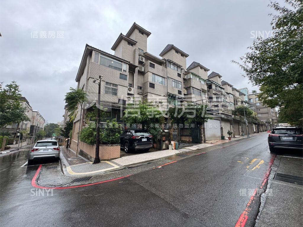 亞歷山大稀有庭院戶房屋室內格局與周邊環境