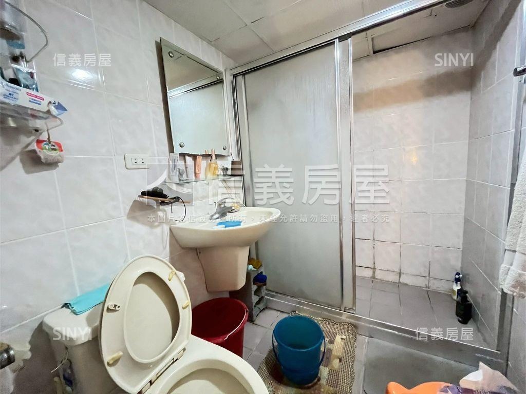 誠售櫻花皇邸大三房平車位房屋室內格局與周邊環境