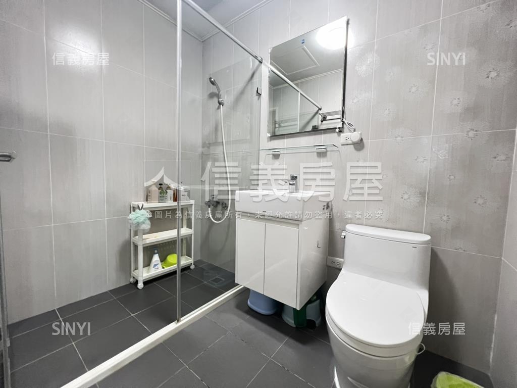 近７４●三房平面車位～讚房屋室內格局與周邊環境