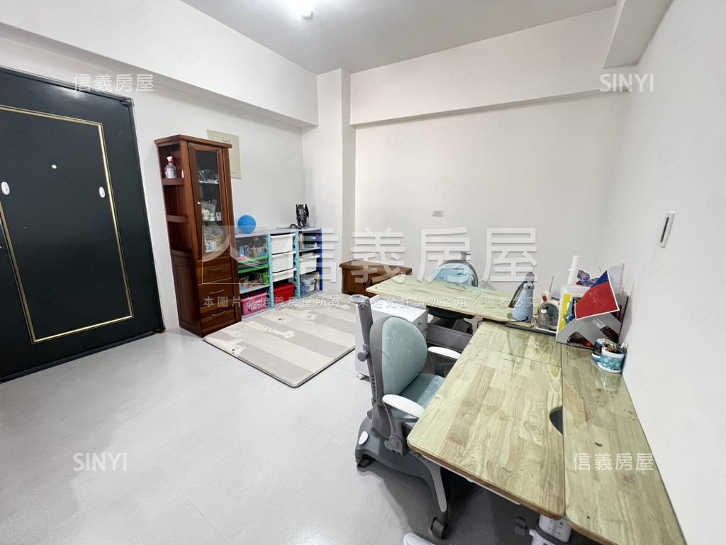 近７４●三房平面車位～讚房屋室內格局與周邊環境