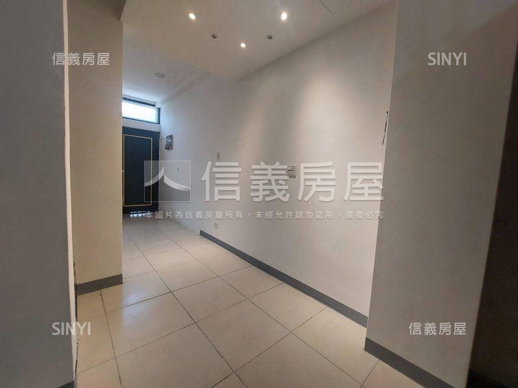 近台中巨蛋活路透天房屋室內格局與周邊環境