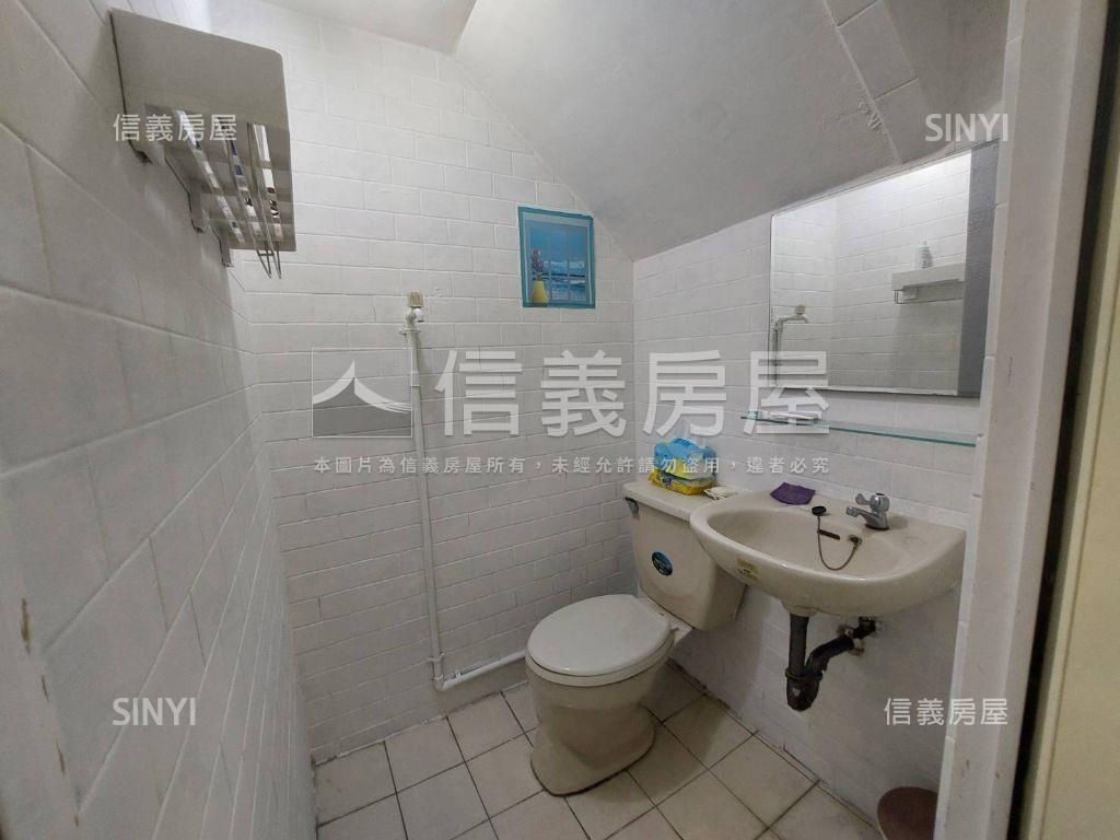 近台中巨蛋活路透天房屋室內格局與周邊環境