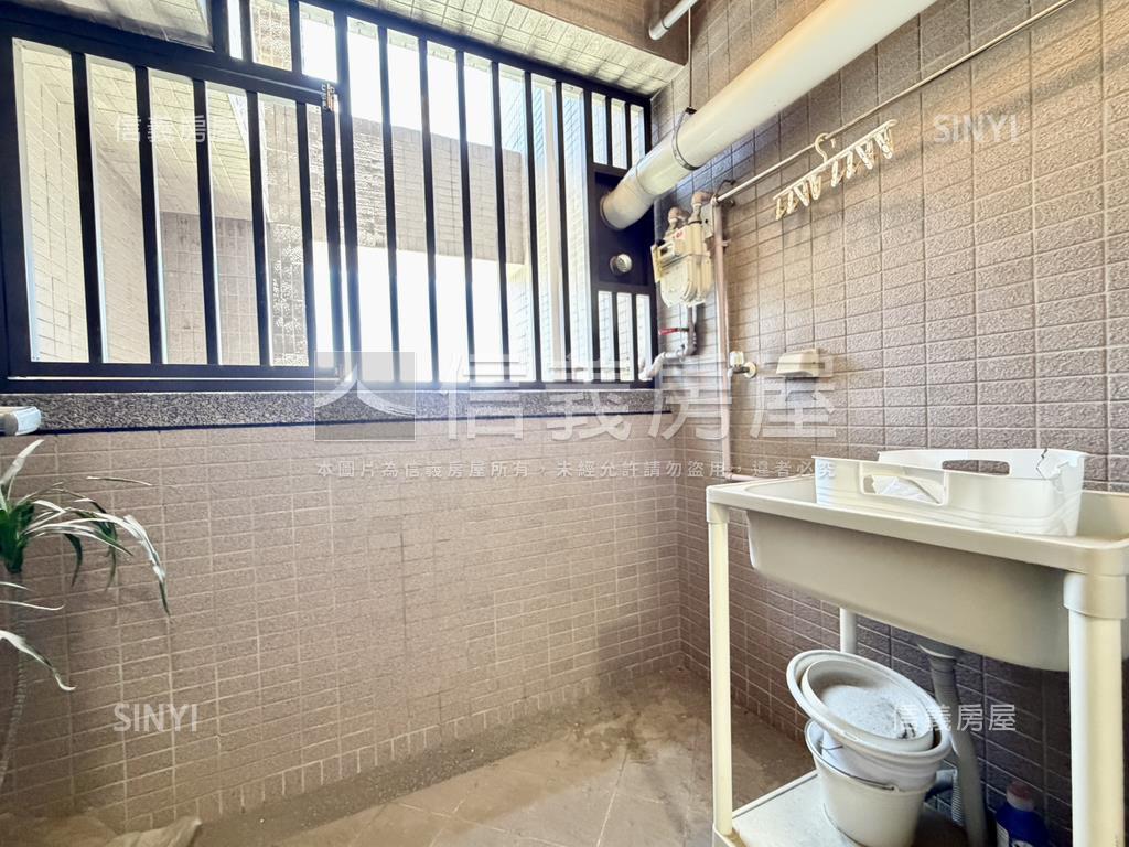 文泰苑兩房兩衛採光平車房屋室內格局與周邊環境