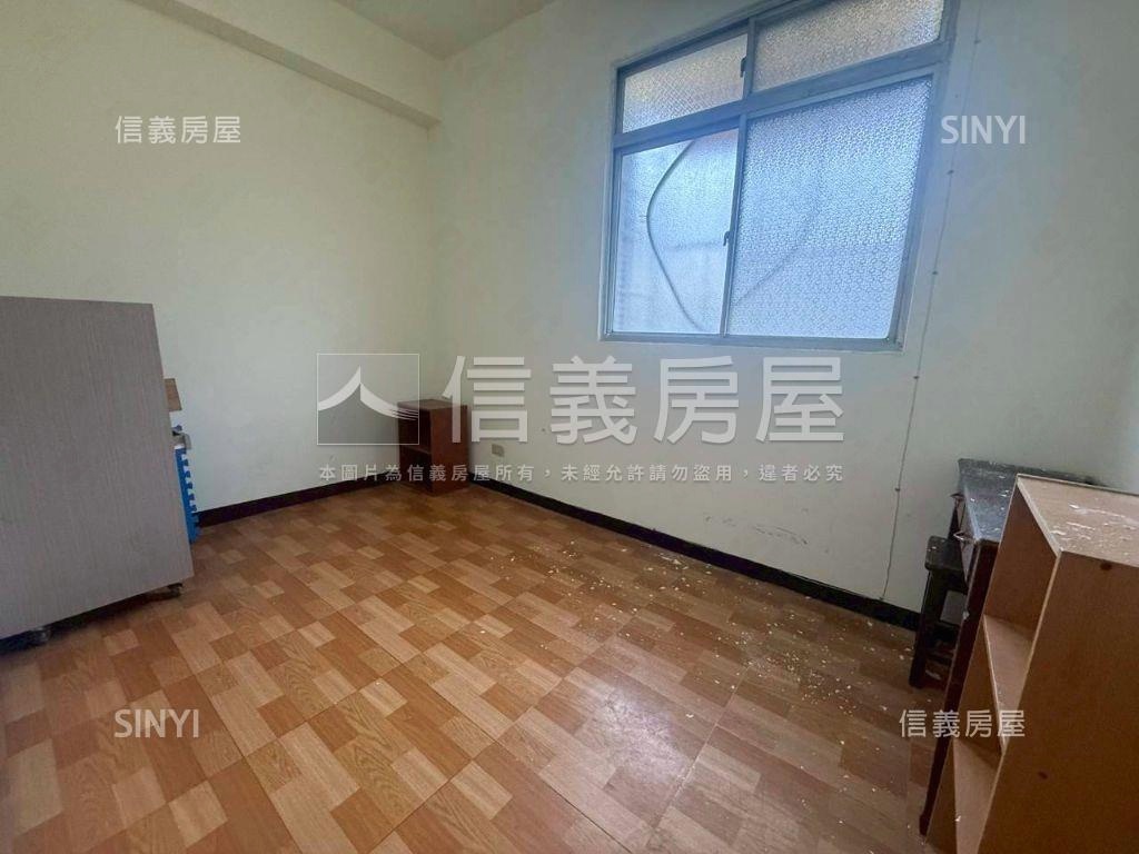 南勢角獨棟採光好３房房屋室內格局與周邊環境