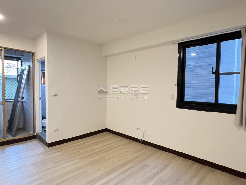 新光小西門邊間套房房屋室內格局與周邊環境