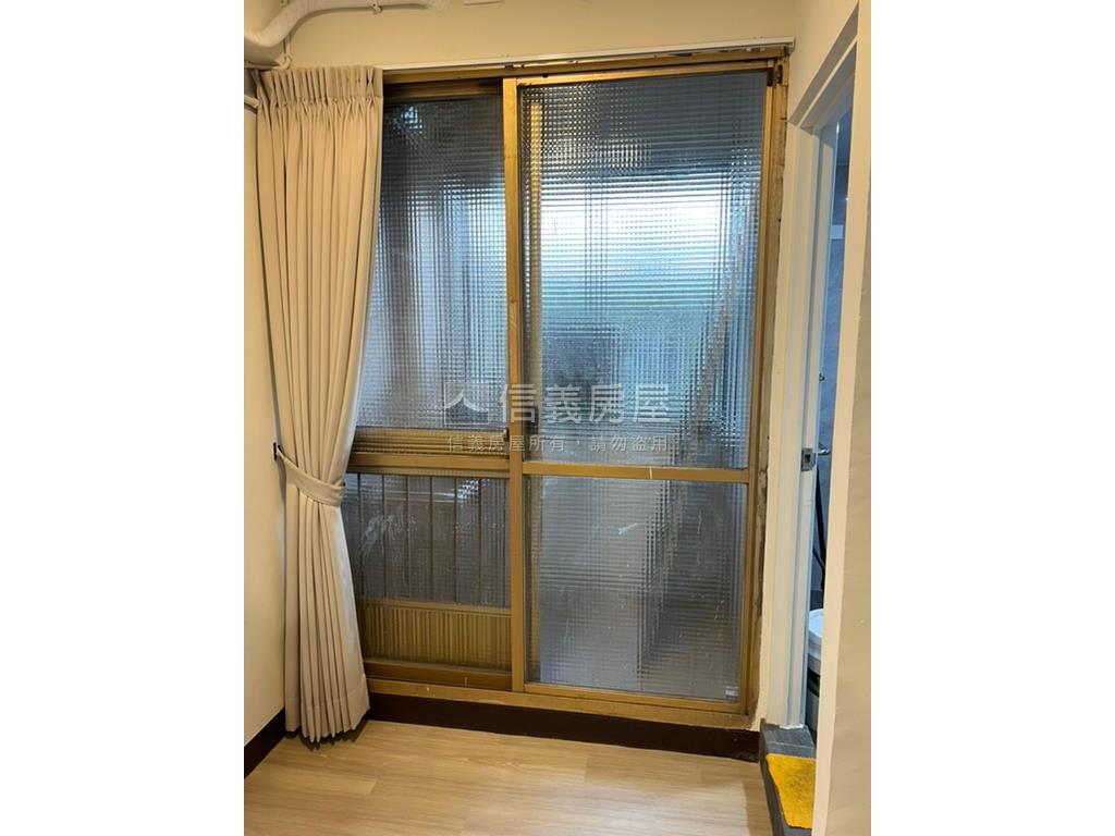 新光小西門邊間套房房屋室內格局與周邊環境