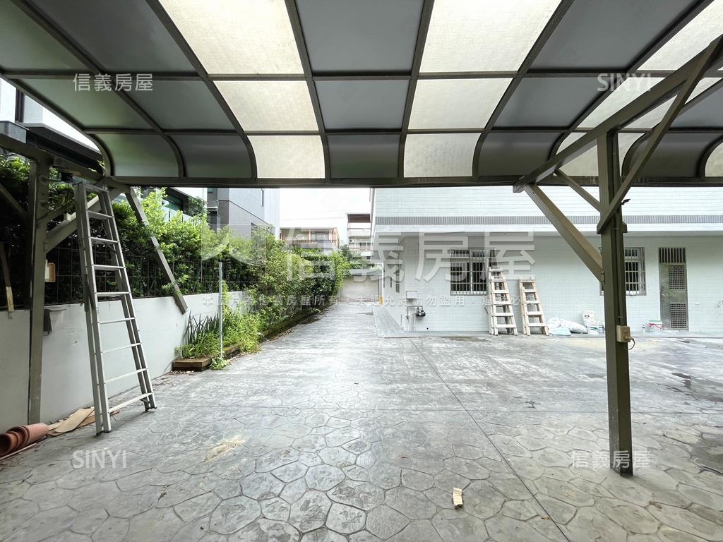 公園景觀大地坪獨棟豪墅房屋室內格局與周邊環境