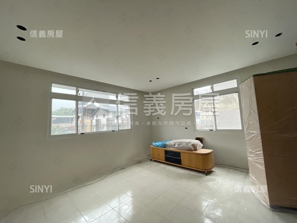 公園景觀大地坪獨棟豪墅房屋室內格局與周邊環境