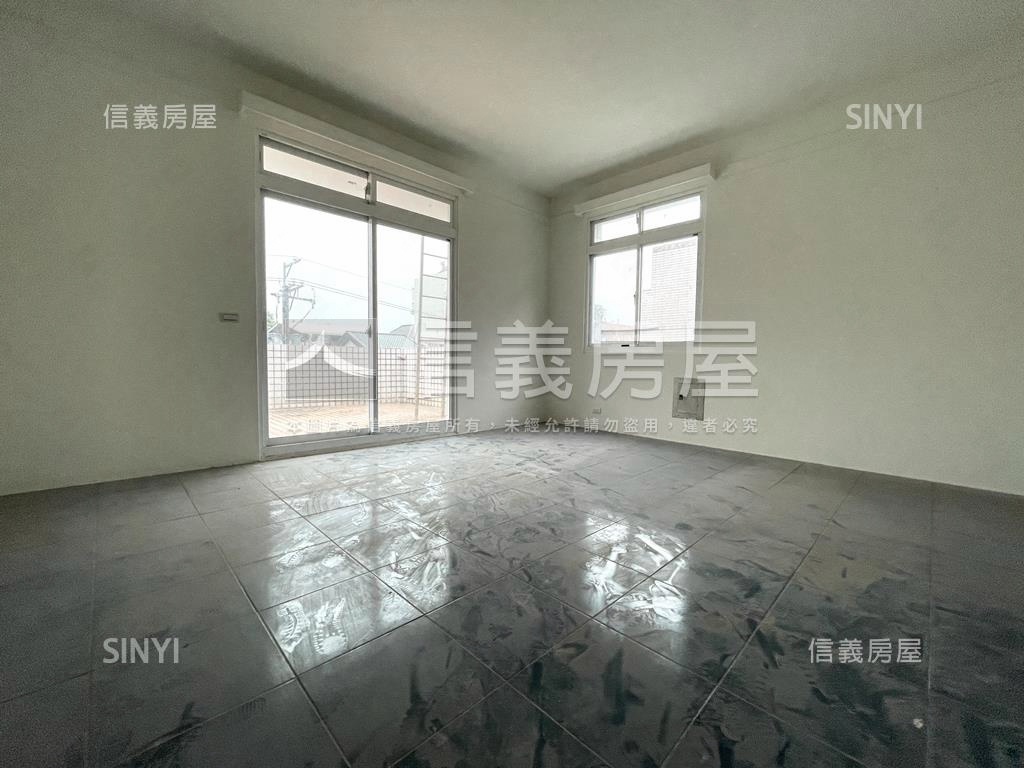 公園景觀大地坪獨棟豪墅房屋室內格局與周邊環境