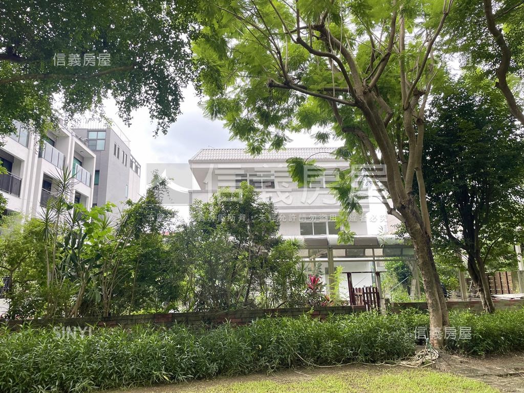 公園景觀大地坪獨棟豪墅房屋室內格局與周邊環境