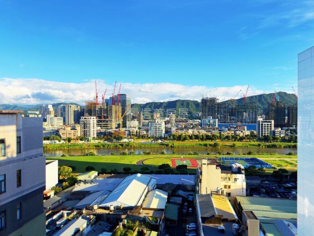 艾康‧景觀讚‧高樓平車房屋室內格局與周邊環境