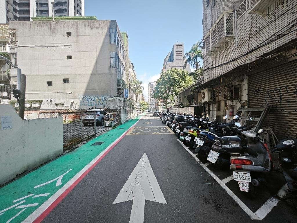 和平東路角間金店房屋室內格局與周邊環境