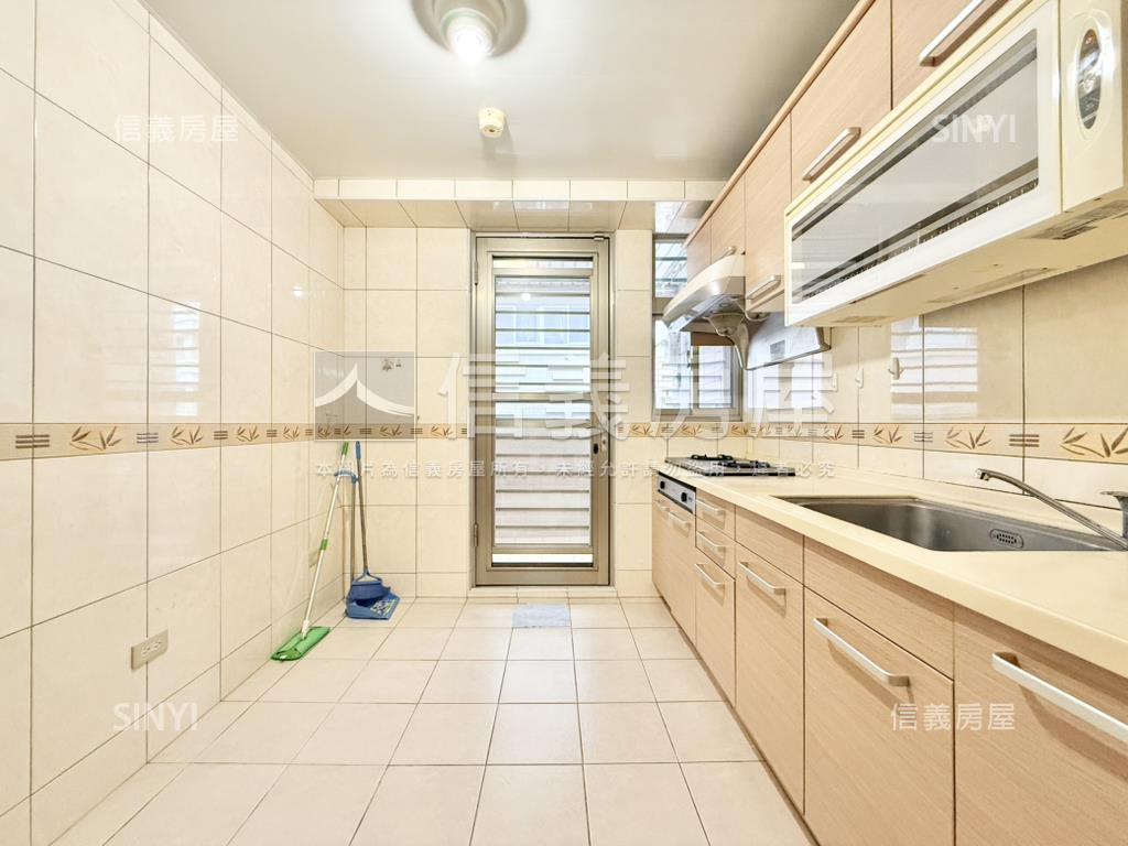 樹梢雅邸綠意入窗學區成家房屋室內格局與周邊環境