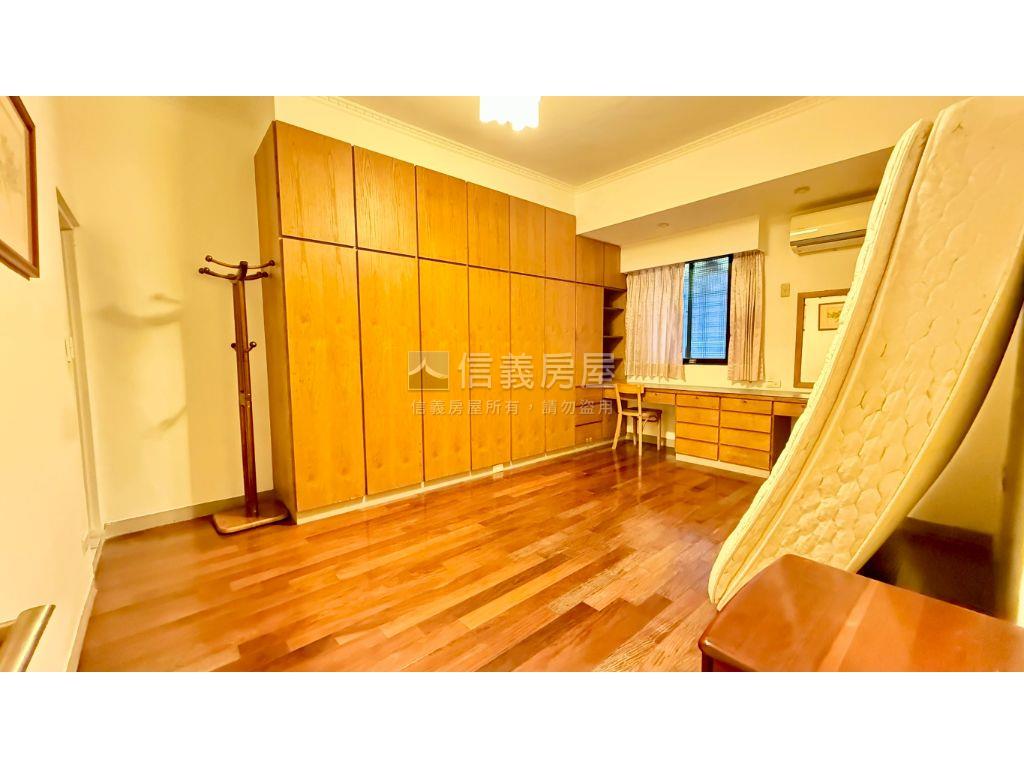 小巨蛋二樓美寓３房附２衛房屋室內格局與周邊環境