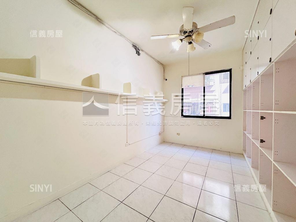 自強路面寬住辦２樓房屋室內格局與周邊環境