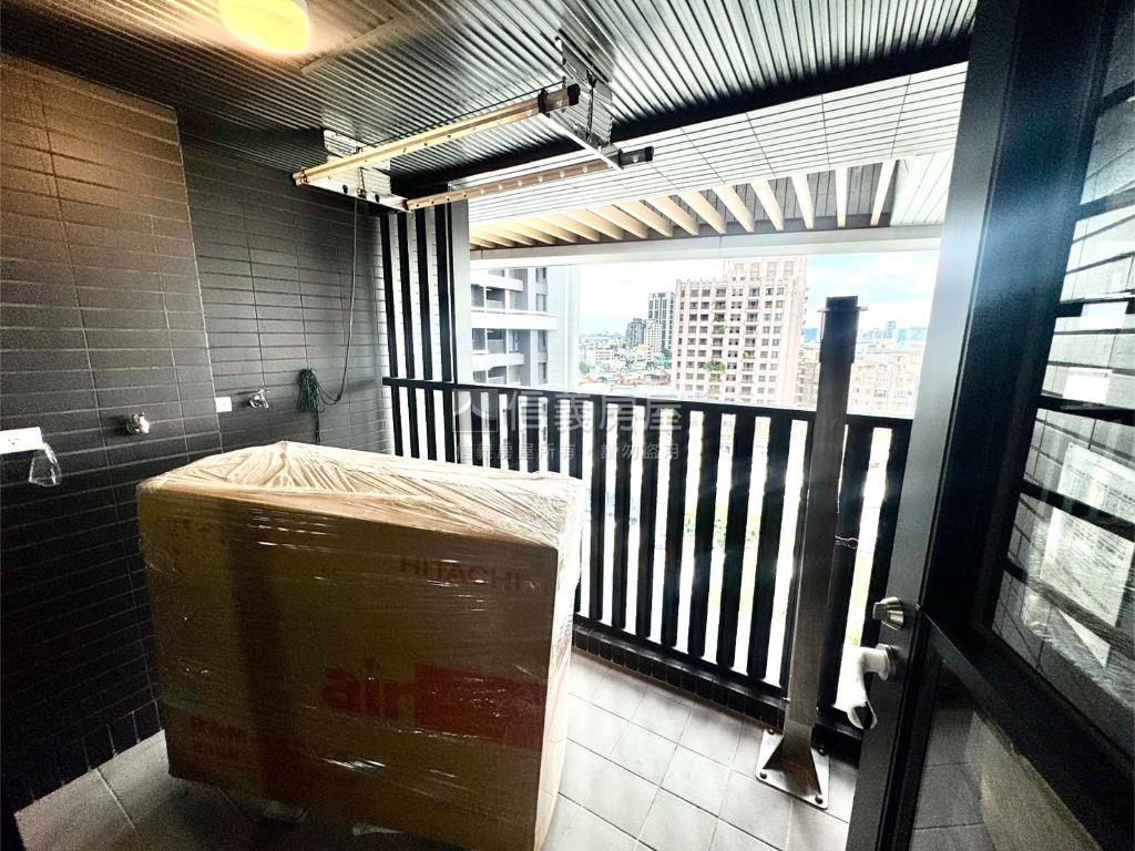 ＶＶＳ１總會發光３房平車房屋室內格局與周邊環境