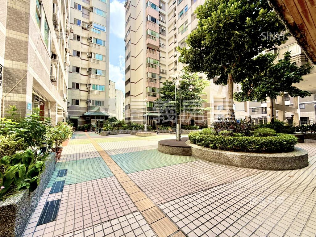 Ｅ生活雙衛浴開窗三房車位房屋室內格局與周邊環境