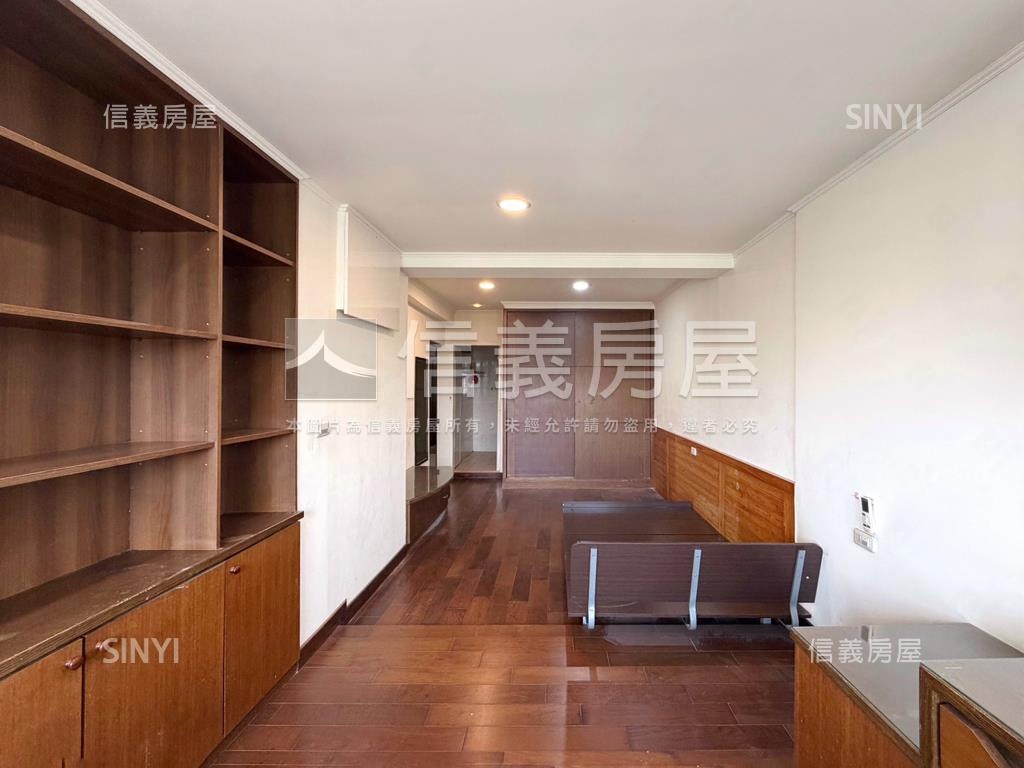 未來捷運方正採光公寓二樓房屋室內格局與周邊環境