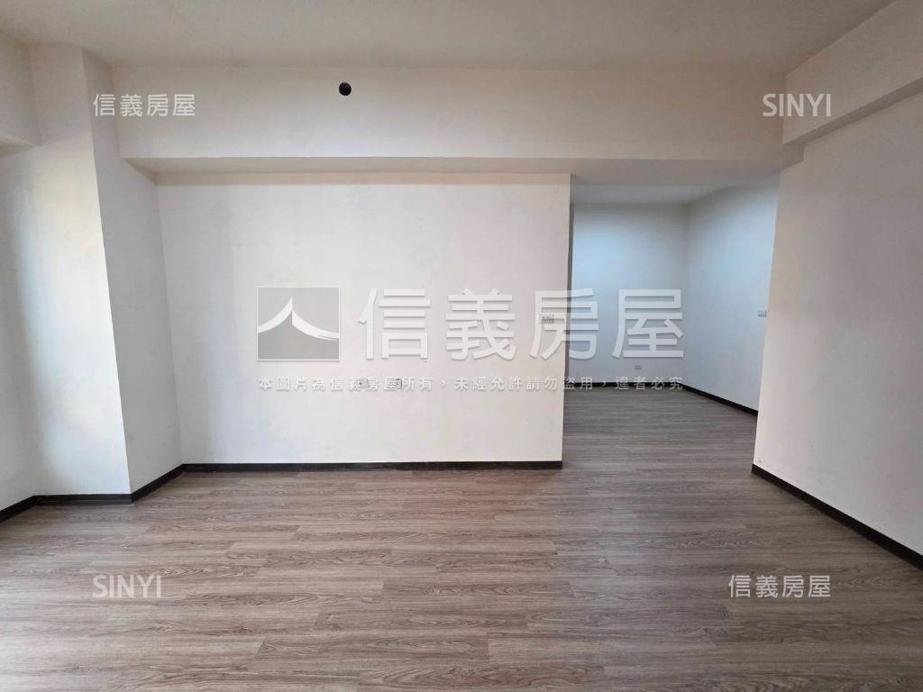 蒙馬特面中庭三房車位房屋室內格局與周邊環境