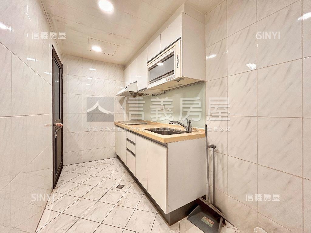 Ａ９中山商圈蒙馬特正三房房屋室內格局與周邊環境