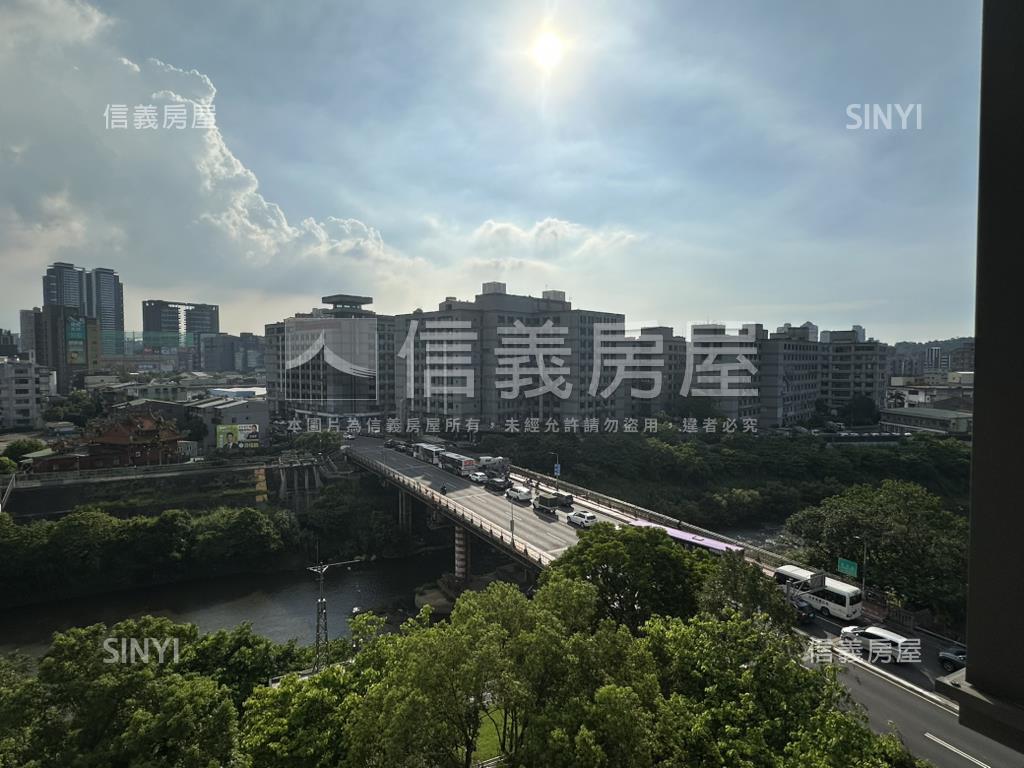 百合河景三房坡車房屋室內格局與周邊環境