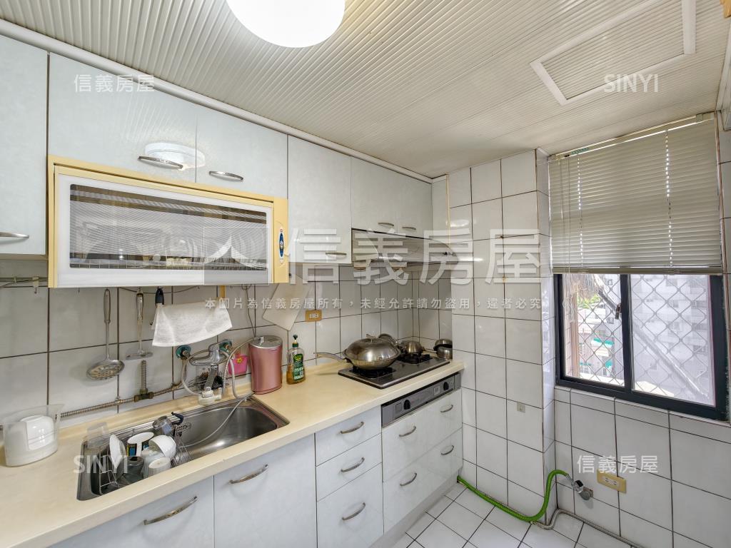 百合河景三房坡車房屋室內格局與周邊環境