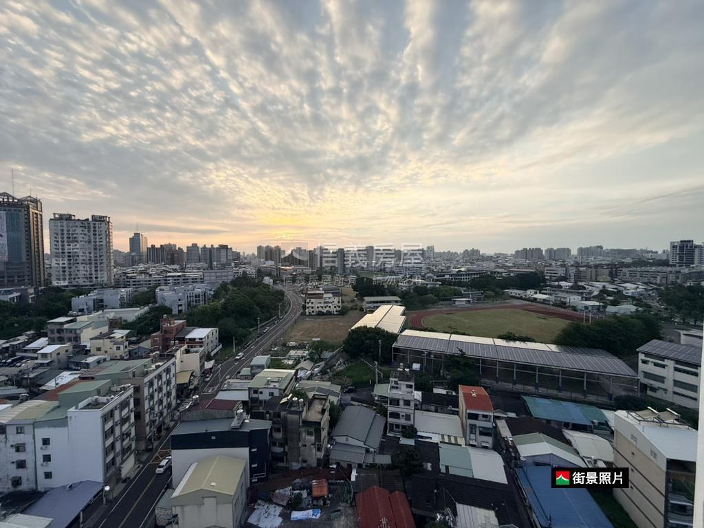 皇龍天品兩房車位房屋室內格局與周邊環境