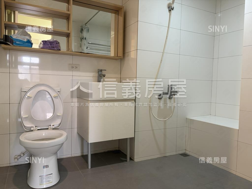 國家名人巷兩房車位房屋室內格局與周邊環境