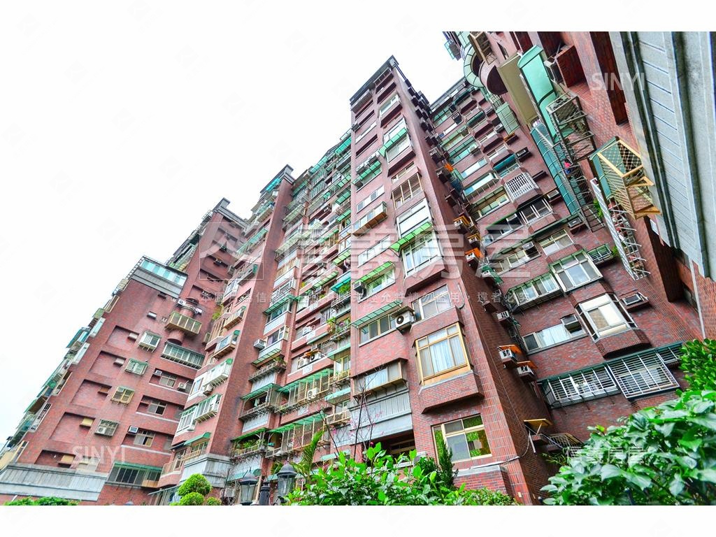 國家名人巷兩房車位房屋室內格局與周邊環境