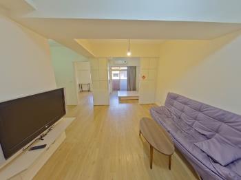 國家名人巷兩房車位