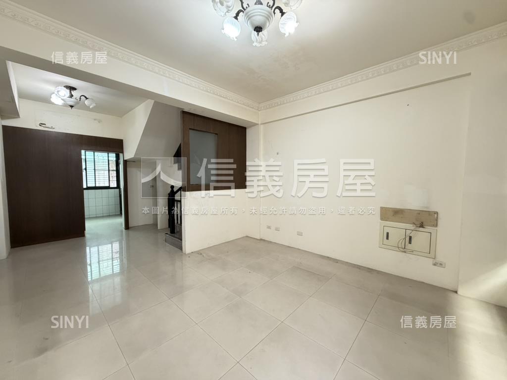 水景寧靜透天別墅房屋室內格局與周邊環境