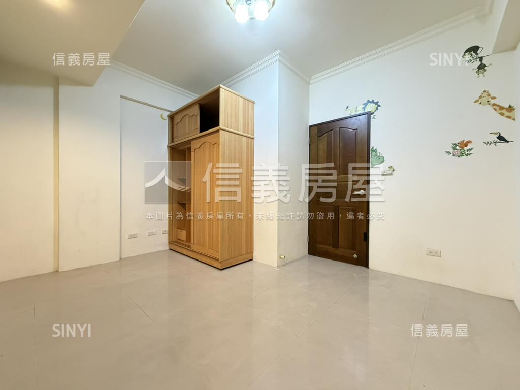 水景寧靜透天別墅房屋室內格局與周邊環境