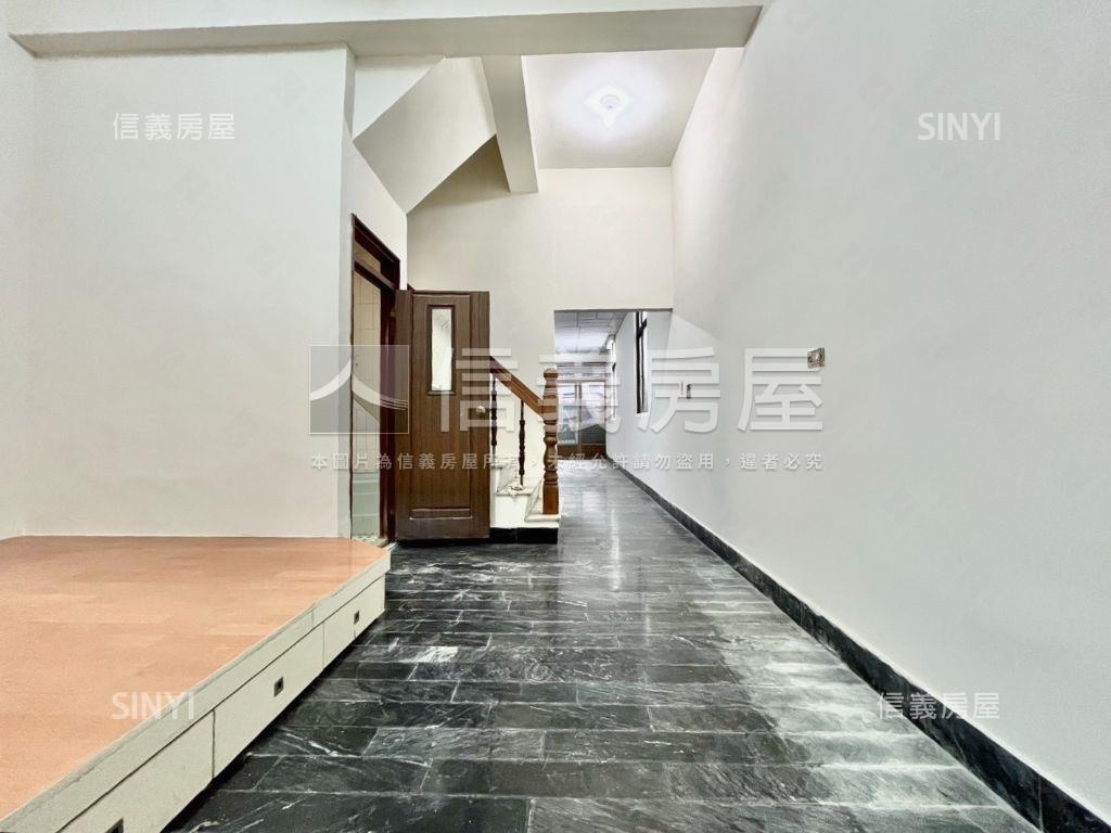 東區｜地約４４坪邊間透天房屋室內格局與周邊環境