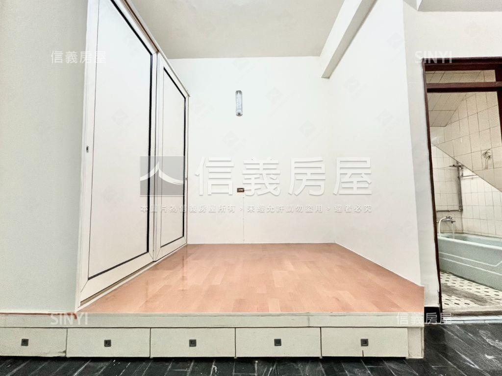 東區｜地約４４坪邊間透天房屋室內格局與周邊環境