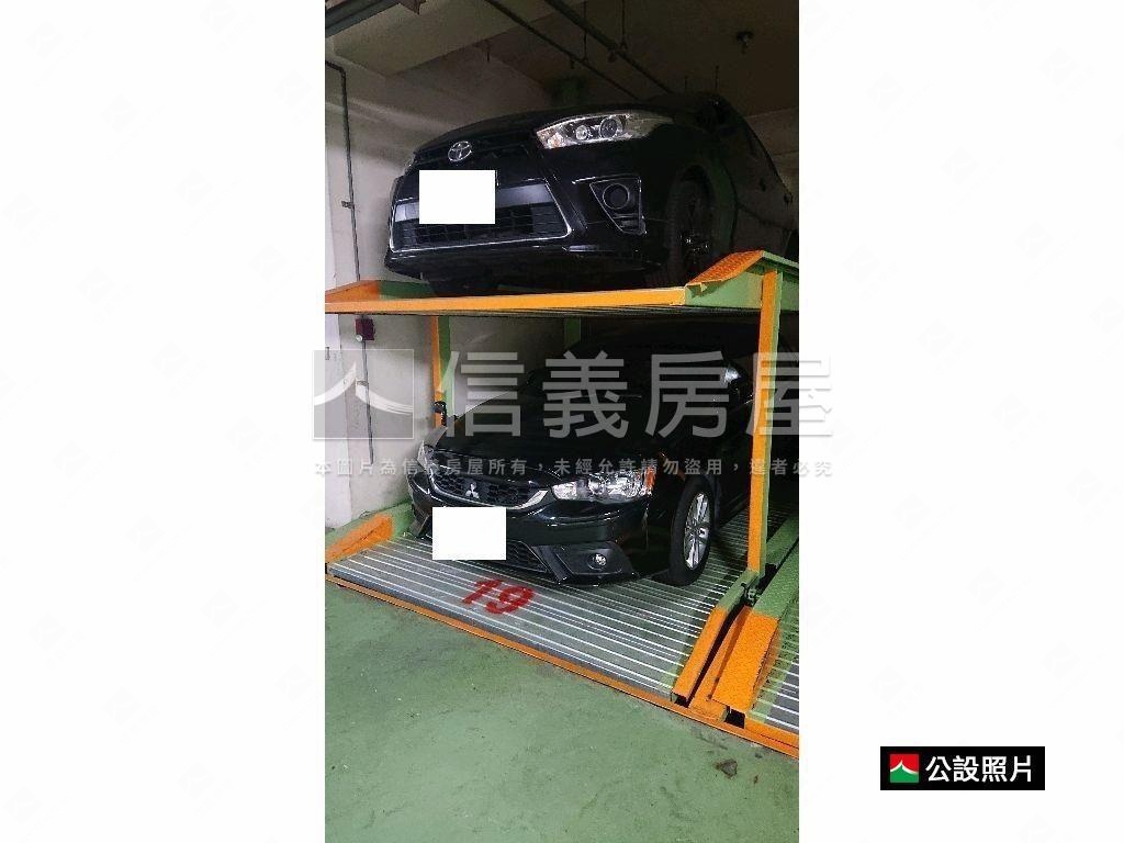 正五期大空間兩房附車位房屋室內格局與周邊環境