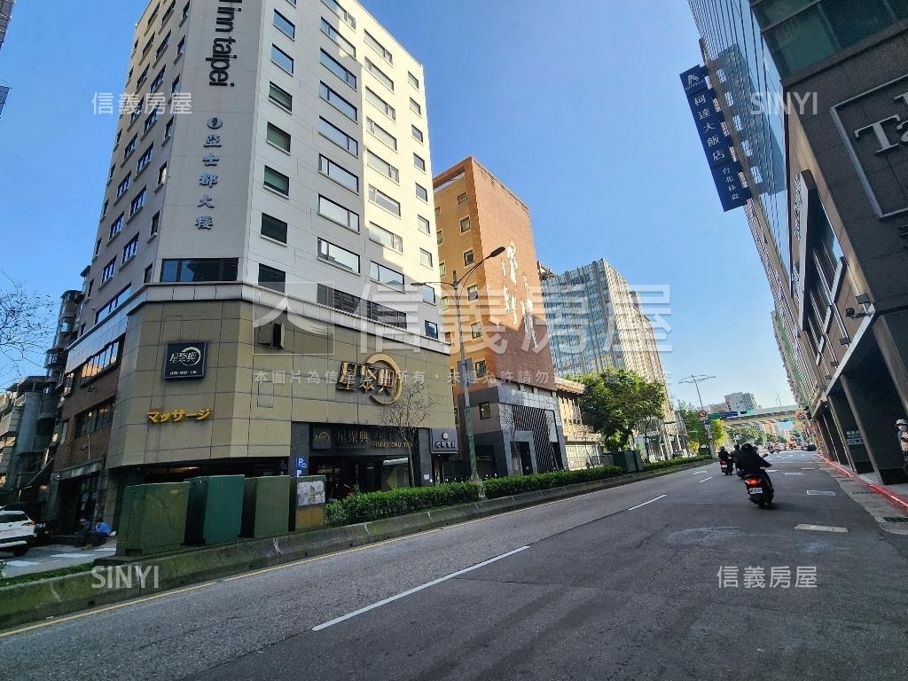 璞園榮前棟景觀２房房屋室內格局與周邊環境