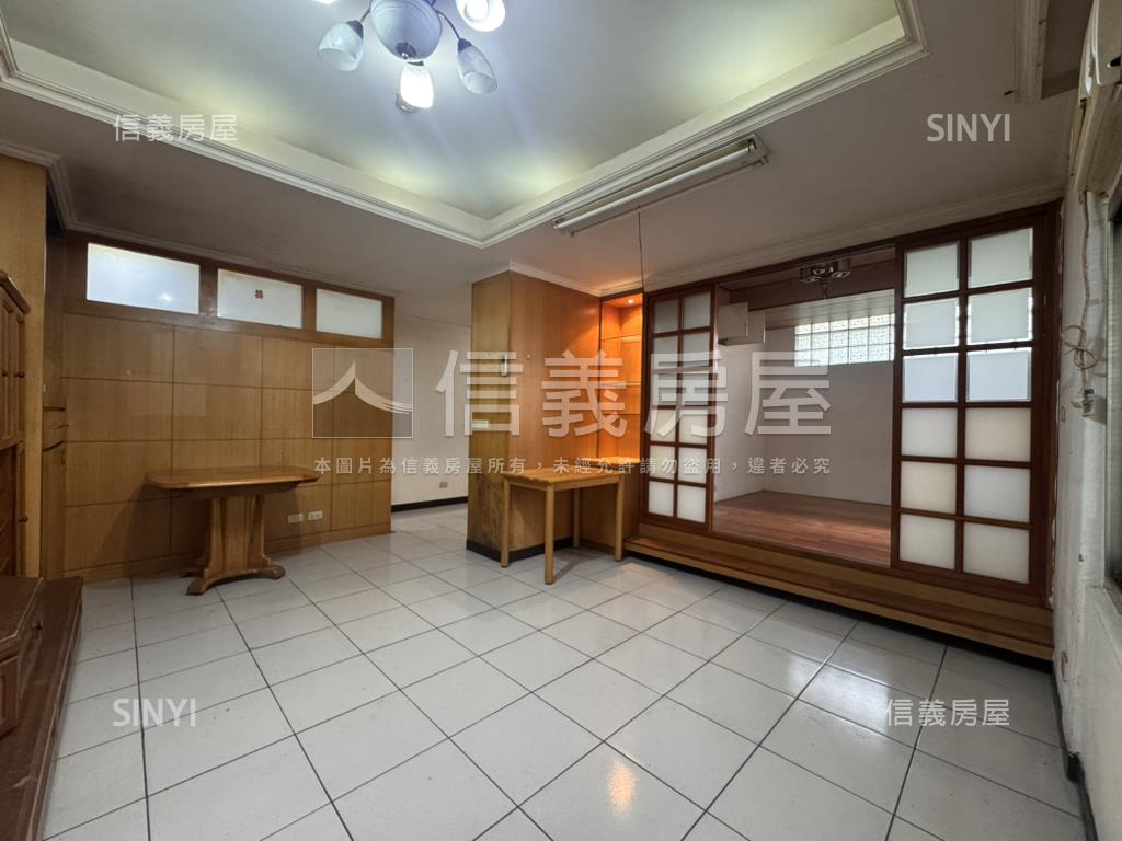 圓山捷運靜巷邊間１樓房屋室內格局與周邊環境