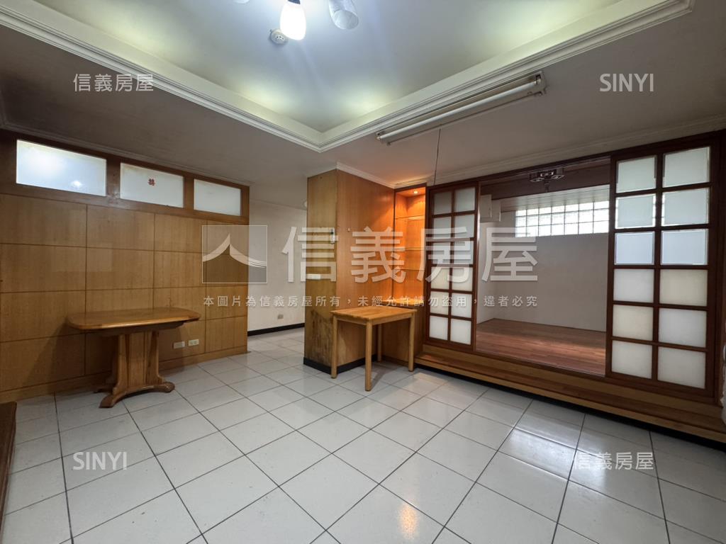 圓山捷運靜巷邊間１樓房屋室內格局與周邊環境