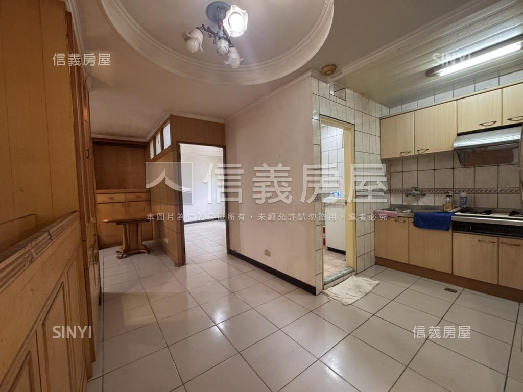 圓山捷運靜巷邊間１樓房屋室內格局與周邊環境