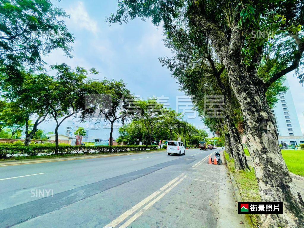 安平燙金五期鉑悦２房車位房屋室內格局與周邊環境