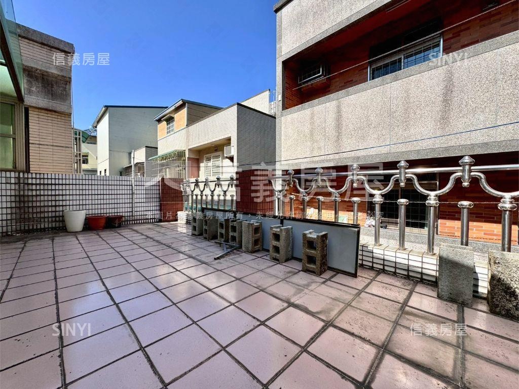 近７４稀有朝南大地坪透店房屋室內格局與周邊環境