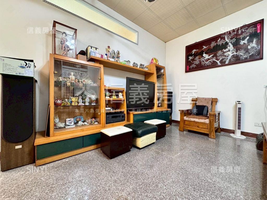 近７４稀有朝南大地坪透店房屋室內格局與周邊環境