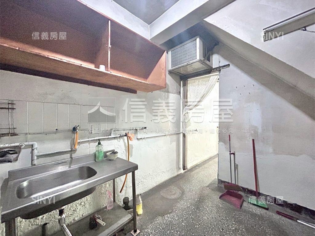 【專任】近捷運站透天店面房屋室內格局與周邊環境