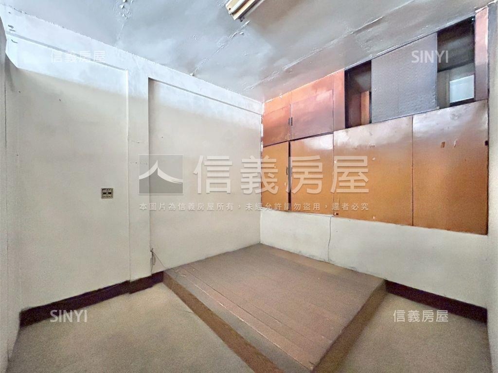 【專任】近捷運站透天店面房屋室內格局與周邊環境