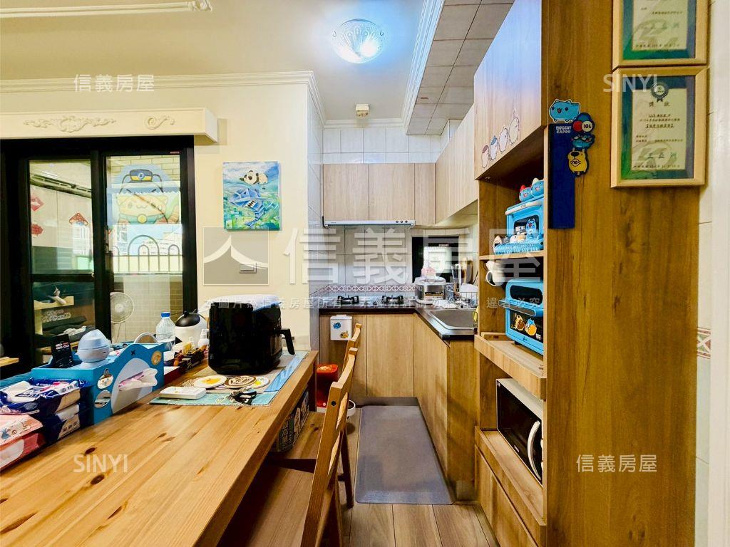 生活機能讚的兩房車位房屋室內格局與周邊環境