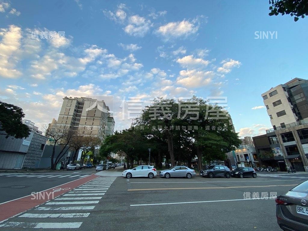 專任美術園道３房雙平車位房屋室內格局與周邊環境