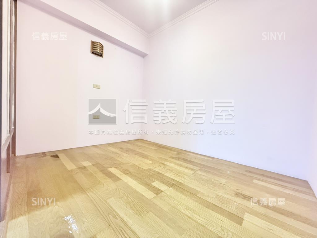 近兵仔市｜有陽台小資兩房房屋室內格局與周邊環境