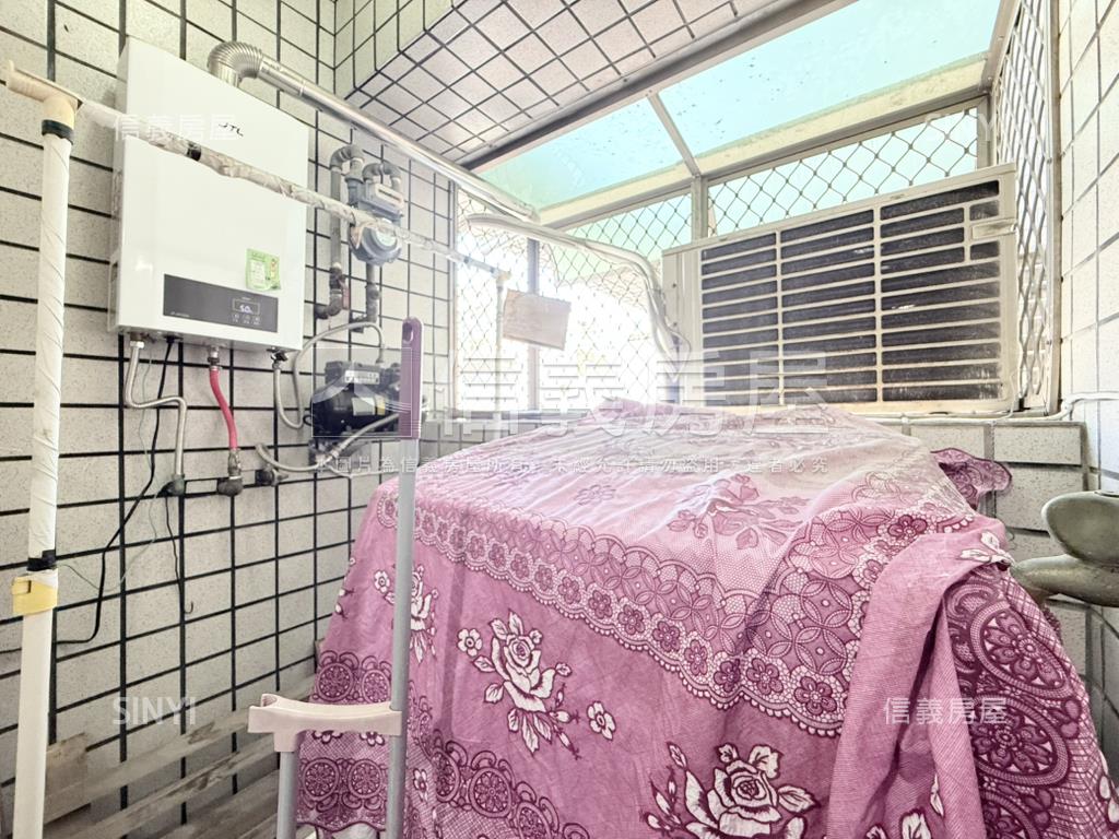近兵仔市｜有陽台小資兩房房屋室內格局與周邊環境